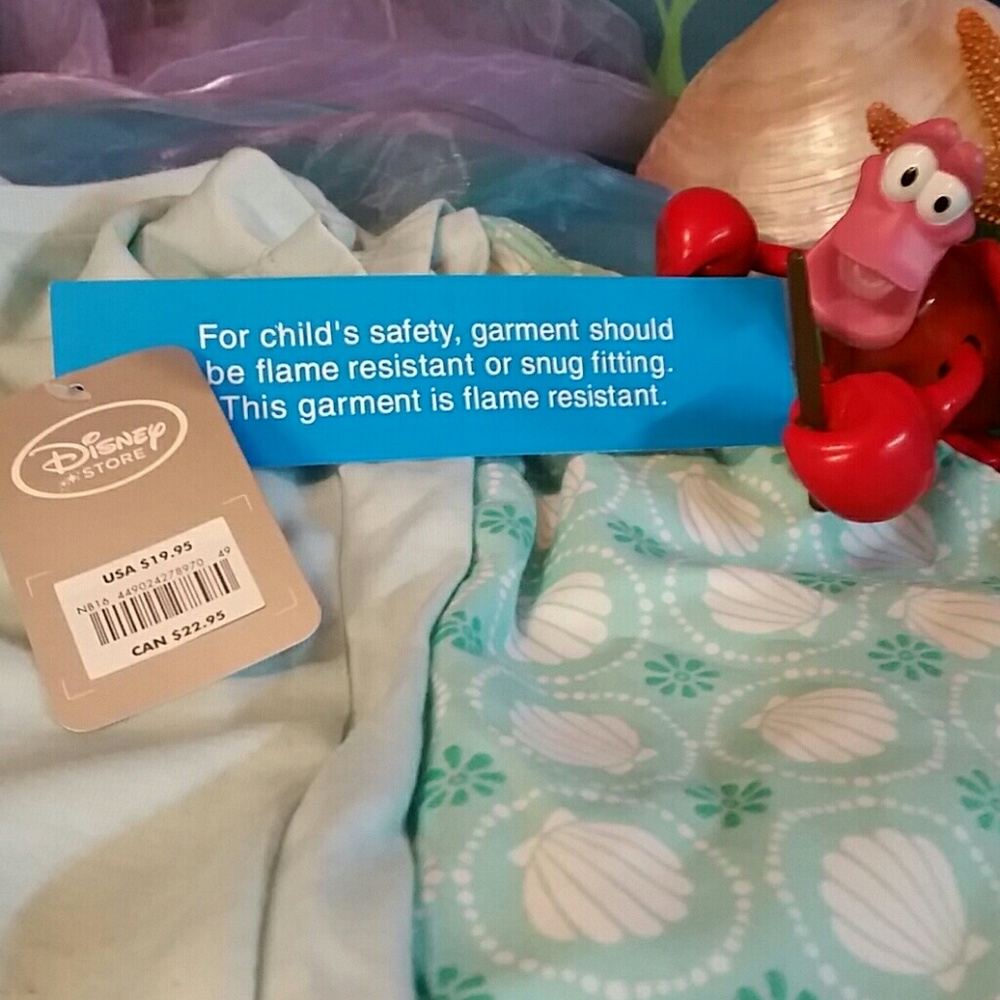 Disney the Little Mermaid Ariel Pajama set - Picture 7 of 7